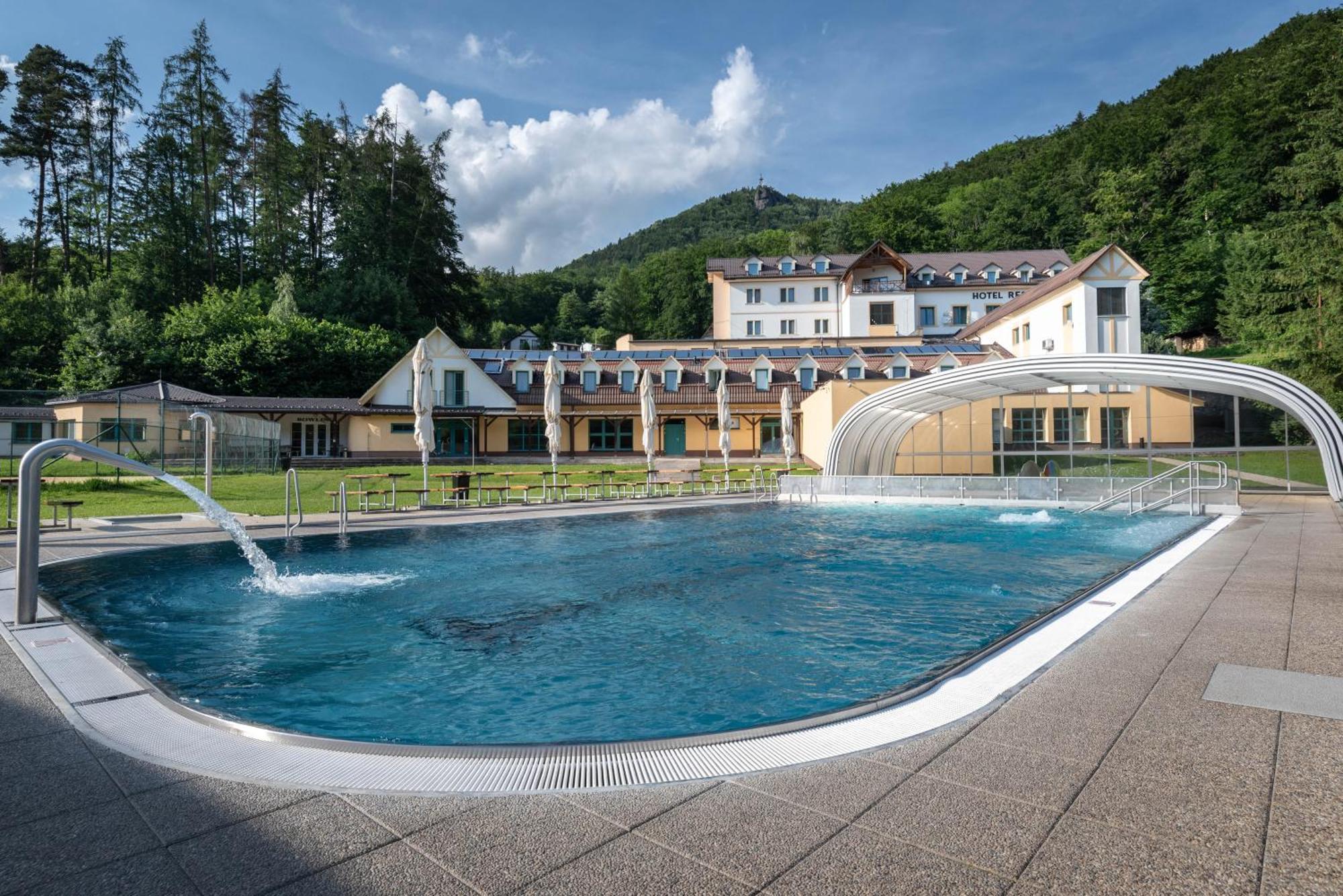 Horsky Hotel Remata Raztocno Exteriör bild