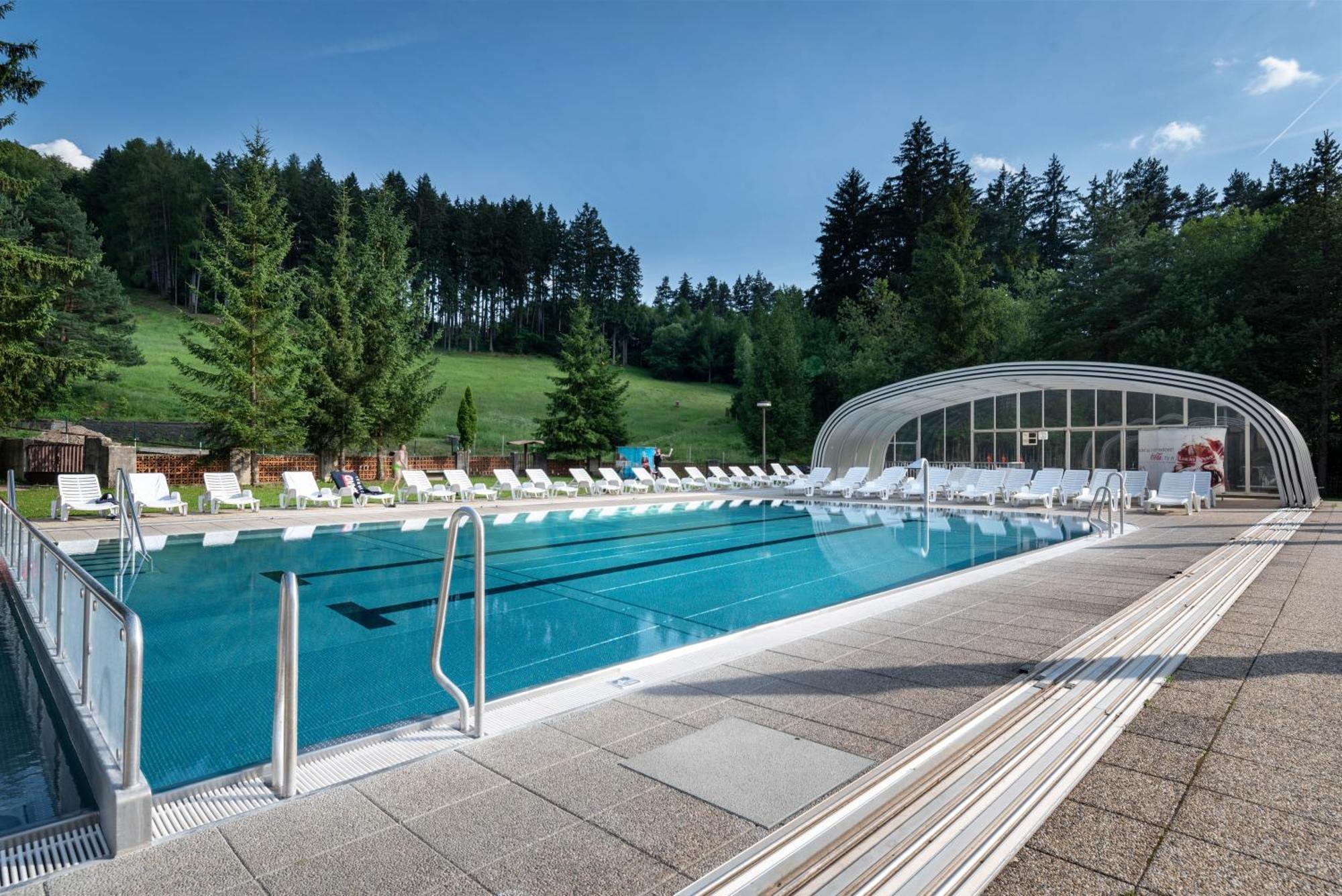 Horsky Hotel Remata Raztocno Exteriör bild